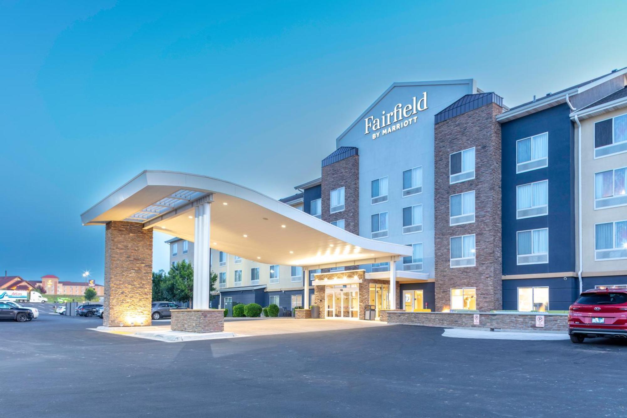 Fairfield Inn & Suites Rapid Stadt Exterior foto